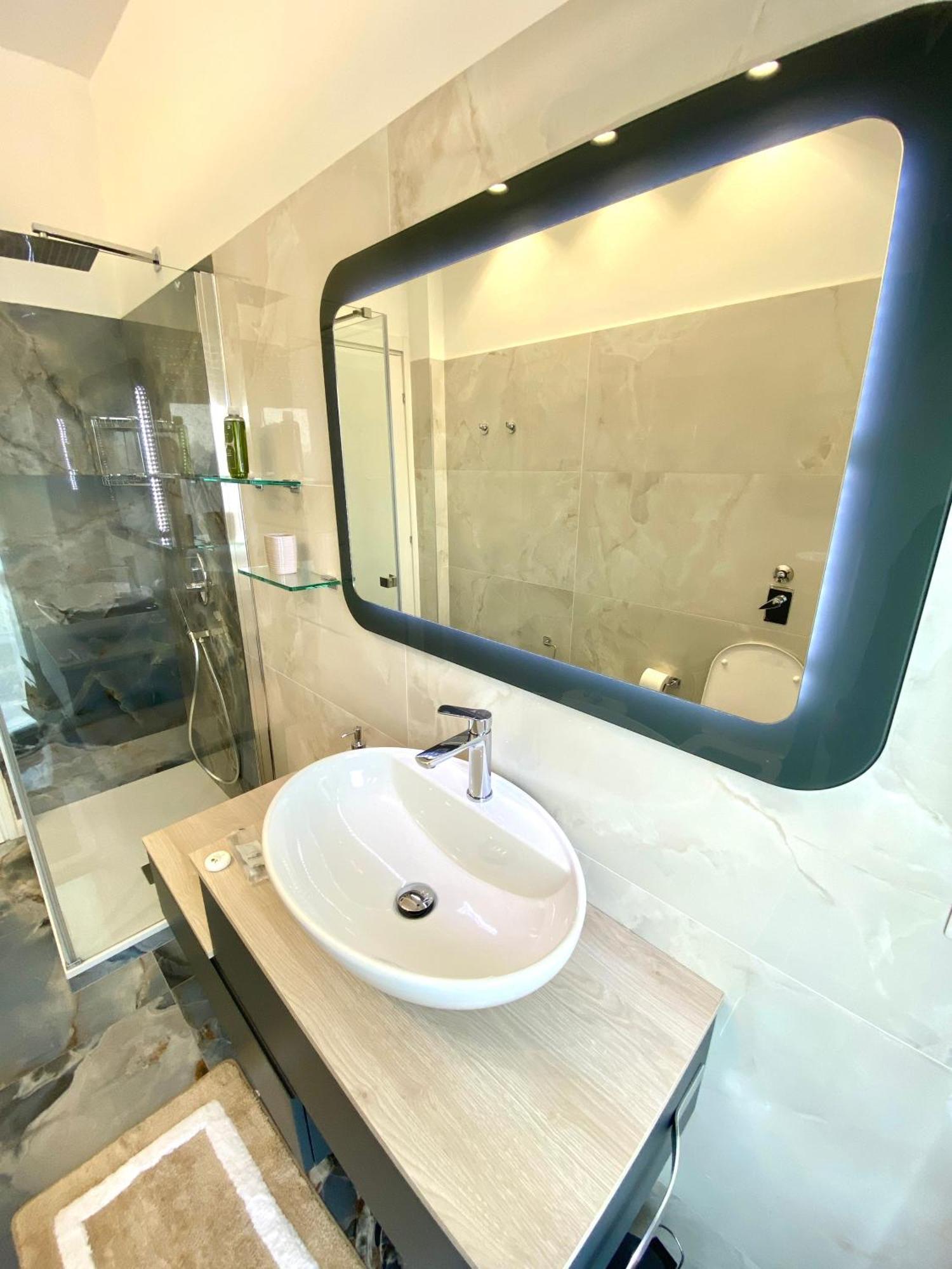 Faenza 18, A Cozy Apartment Милано Екстериор снимка